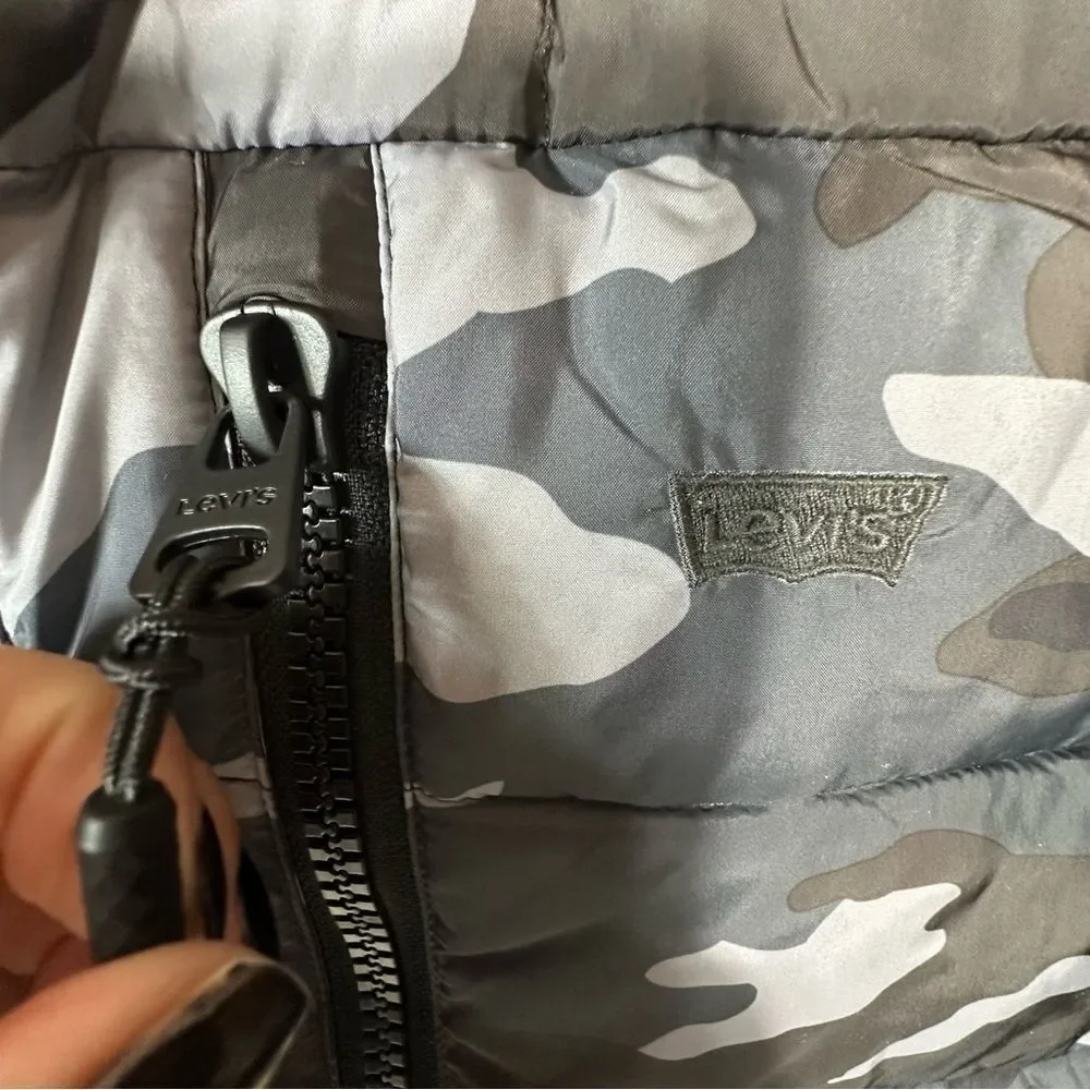 Levi's puffer camouflage Jacket